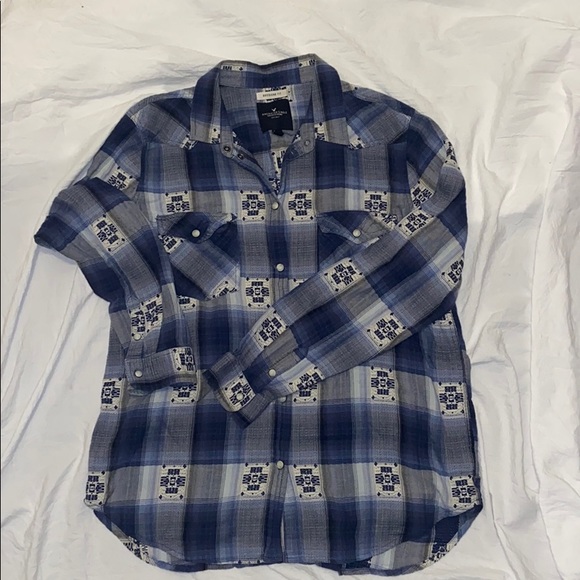 American Eagle Outfitters Tops - American Eagle Boyfriend fit top .